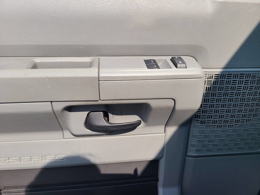 Used 2014 Ford E-350 and Econoline 350 XL w/ Power Windows & Locks Group RWD image 19