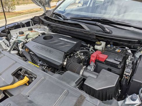 Used 2023 Nissan Rogue SV image 55