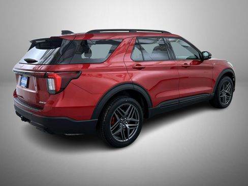 Used 2025 Ford Explorer ST-Line w/ ST-Line Street Pack AWD/4WD image 5