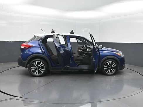 Used 2018 Nissan Kicks SR FWD image 30
