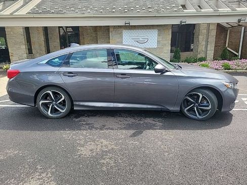 Used 2018 Honda Accord Sport image 5