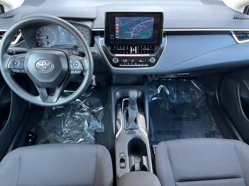Used 2025 Toyota Corolla LE FWD image 38