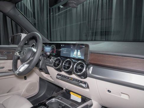 New 2026 Mercedes-Benz GLB 250 image 16