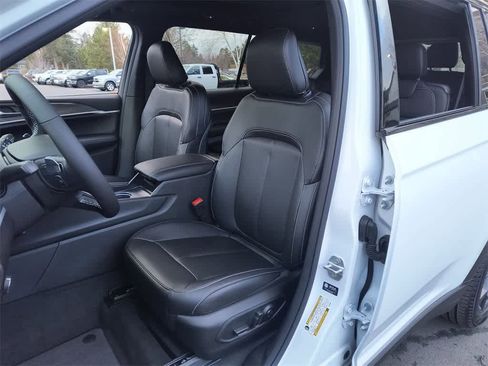 New 2025 Jeep Grand Cherokee L Limited w/ Trailer Tow Package image 11