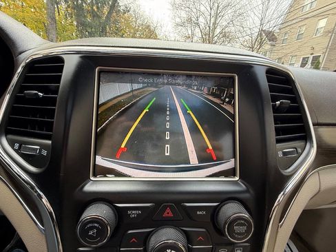 Used 2016 Jeep Grand Cherokee Overland w/ Advanced Technology Group image 19