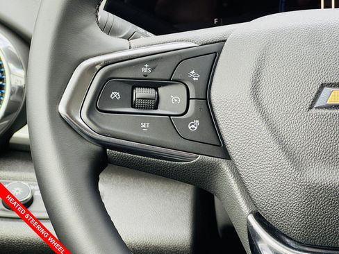 Used 2025 Chevrolet Trax LT w/ LT Convenience Package image 8