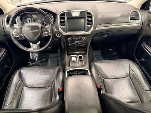 Used 2020 Chrysler 300 Limited AWD/4WD image 41