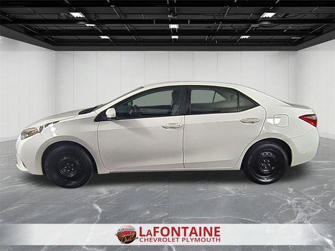 Used 2015 Toyota Corolla LE image 5
