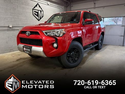Used 2018 Toyota 4Runner TRD Off-Road image 1