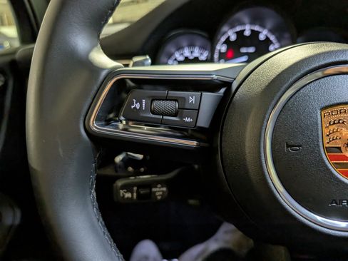 Certified 2026 Porsche Macan AWD/4WD image 23