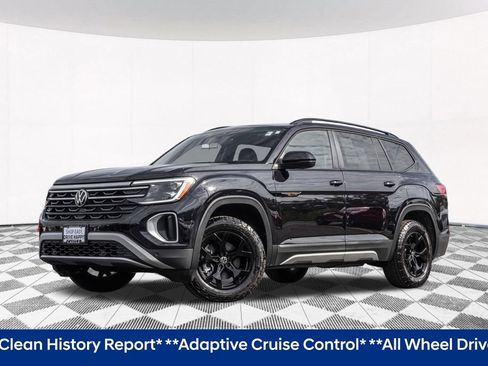 Used 2024 Volkswagen Atlas Peak Edition SE AWD/4WD image 2