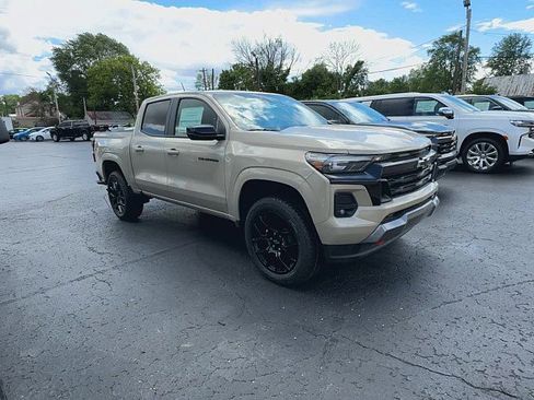 Certified 2024 Chevrolet Colorado Z71 w/ LPO, Dark Essentials Package image 6