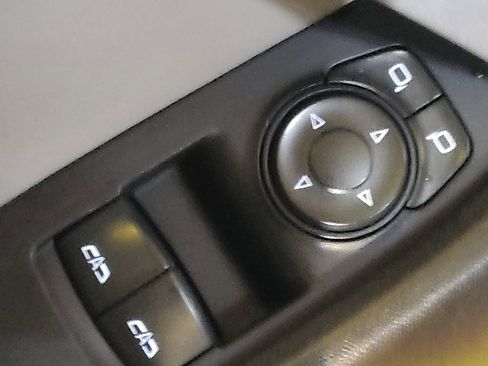 Used 2022 Chevrolet Camaro LT image 27