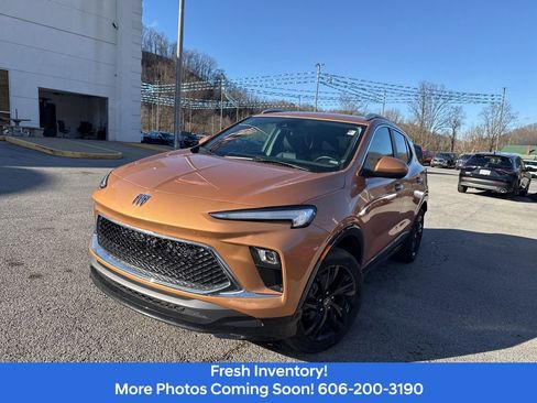 Used 2024 Buick Encore GX Sport Touring image 1