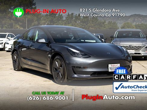 Used 2023 Tesla Model 3 Standard Range image 3