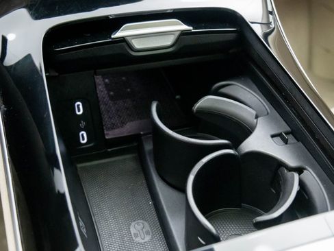 Used 2022 Mercedes-Benz EQS 450+ Sedan image 23