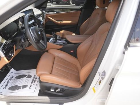 Used 2020 BMW 540i w/ M Sport Package image 9