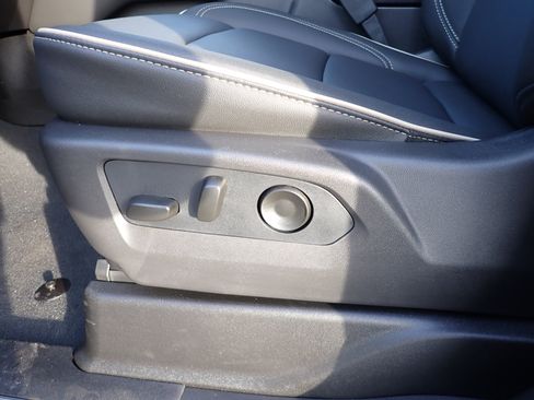 New 2026 GMC Yukon Elevation image 19