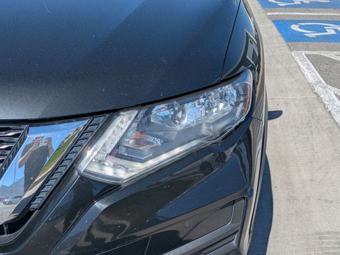 Used 2020 Nissan Rogue S AWD/4WD image 12