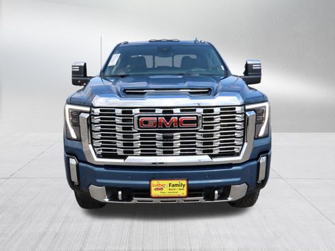 New 2026 GMC Sierra 2500 Denali w/ Denali Reserve Package AWD/4WD image 2