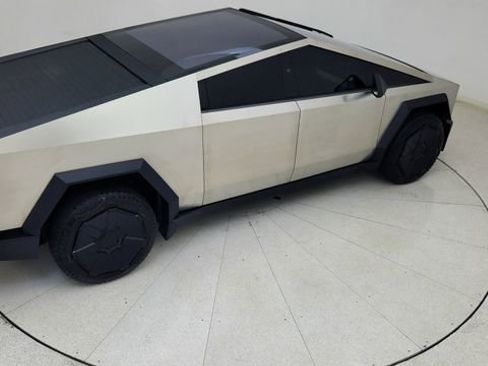 Used 2024 Tesla Cybertruck AWD Crew Cab image 79