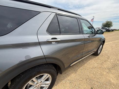 Used 2023 Ford Explorer XLT w/ Equipment Group 202A AWD/4WD image 39