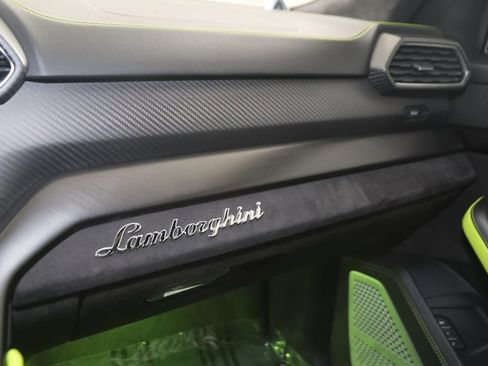 Used 2022 Lamborghini Urus image 56