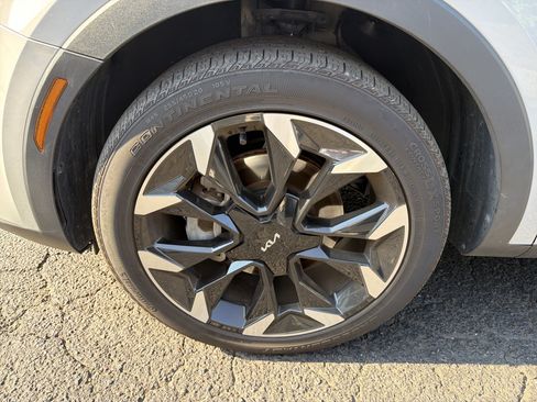 Used 2025 Kia Sorento EX FWD image 10