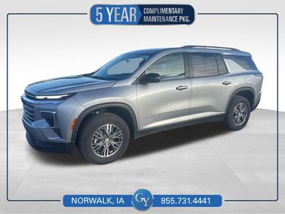 Used 2025 Chevrolet Traverse LT