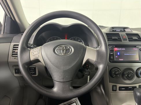 Used 2013 Toyota Corolla LE image 20