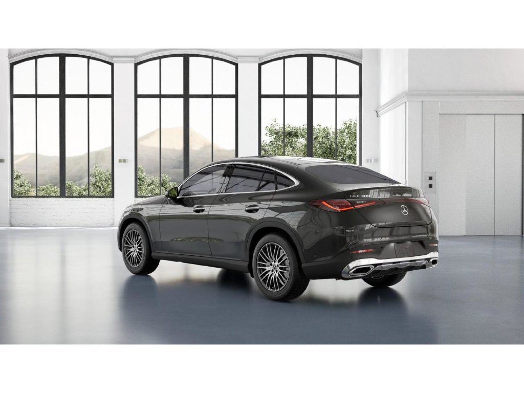 Used 2025 Mercedes-Benz GLC 300 4MATIC image 29