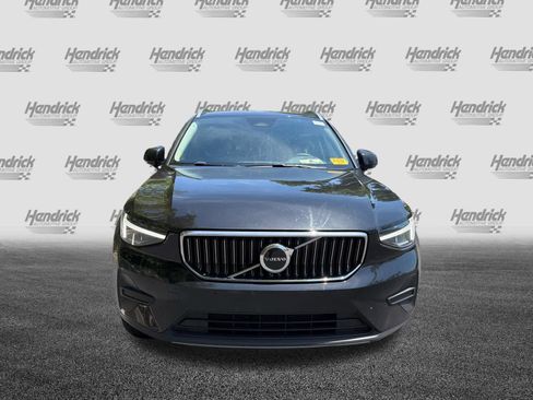 Used 2025 Volvo XC40 B5 Core AWD/4WD image 3