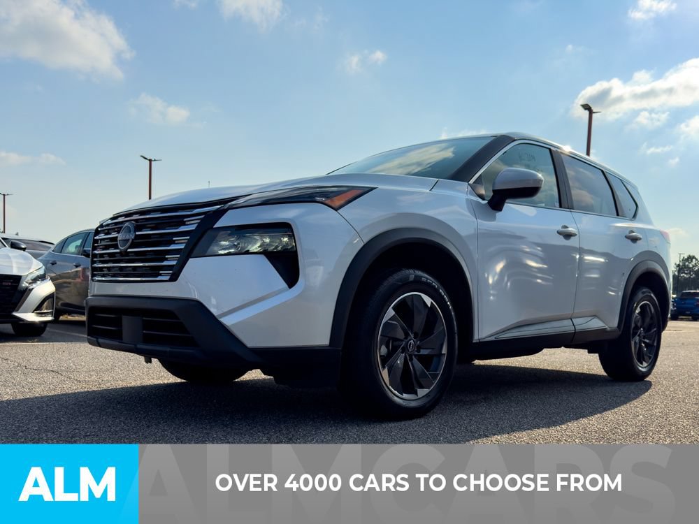 Used 2024 Nissan Rogue SV FWD image 2