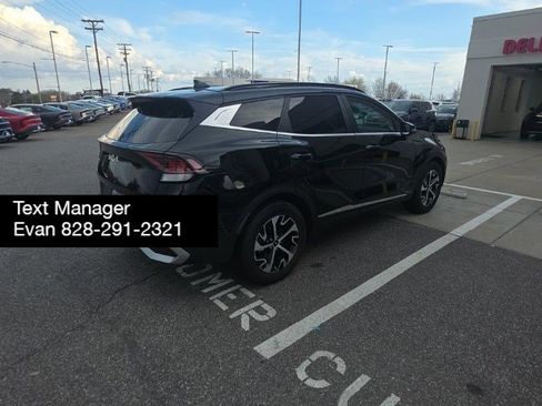 Used 2025 Kia Sportage EX w/ Premium Package image 3