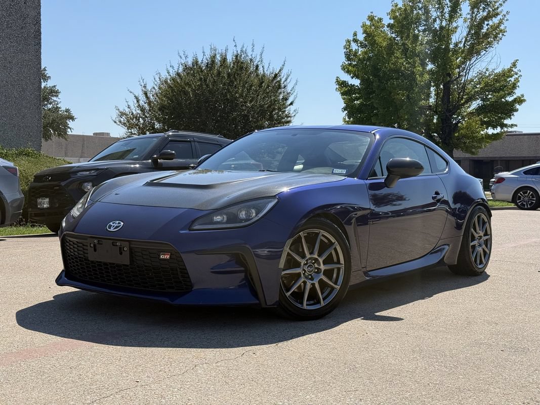 Used 2022 Toyota GR86 Premium w/ ALL Weather Mat Package (TMS) RWD image 3