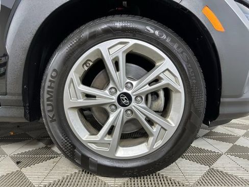 Used 2023 Hyundai Kona SEL AWD/4WD image 3