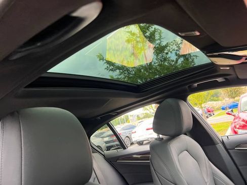 Used 2020 BMW 530e w/ Convenience Package RWD image 35