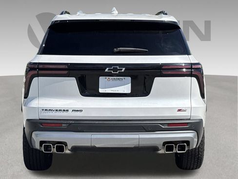 Used 2025 Chevrolet Traverse Z71 w/ Driver Confidence Package AWD/4WD image 17