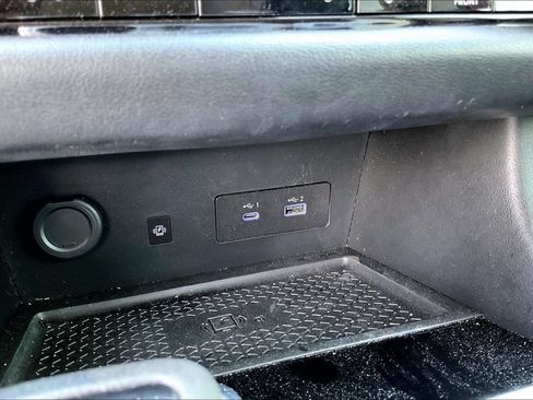 Used 2023 Nissan Pathfinder SL FWD image 22