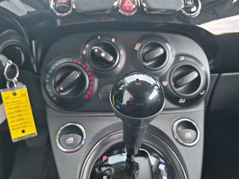 Used 2017 FIAT 500 Pop w/ Sport Appearance Package FWD image 27