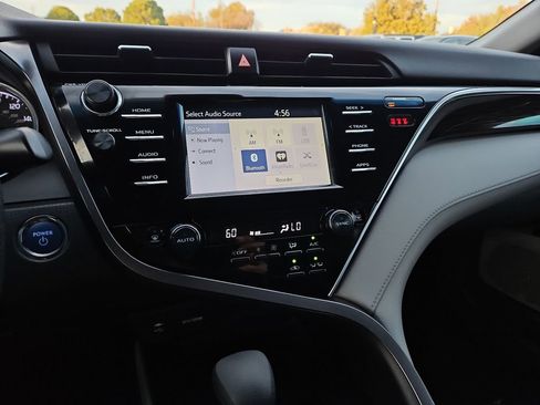 Used 2018 Toyota Camry LE image 22