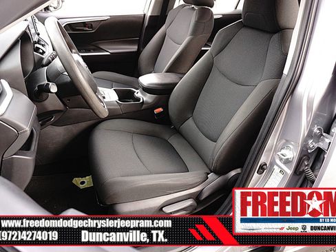 Used 2022 Toyota RAV4 LE image 13