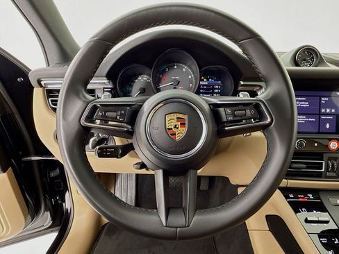 Certified 2022 Porsche Macan AWD/4WD image 15