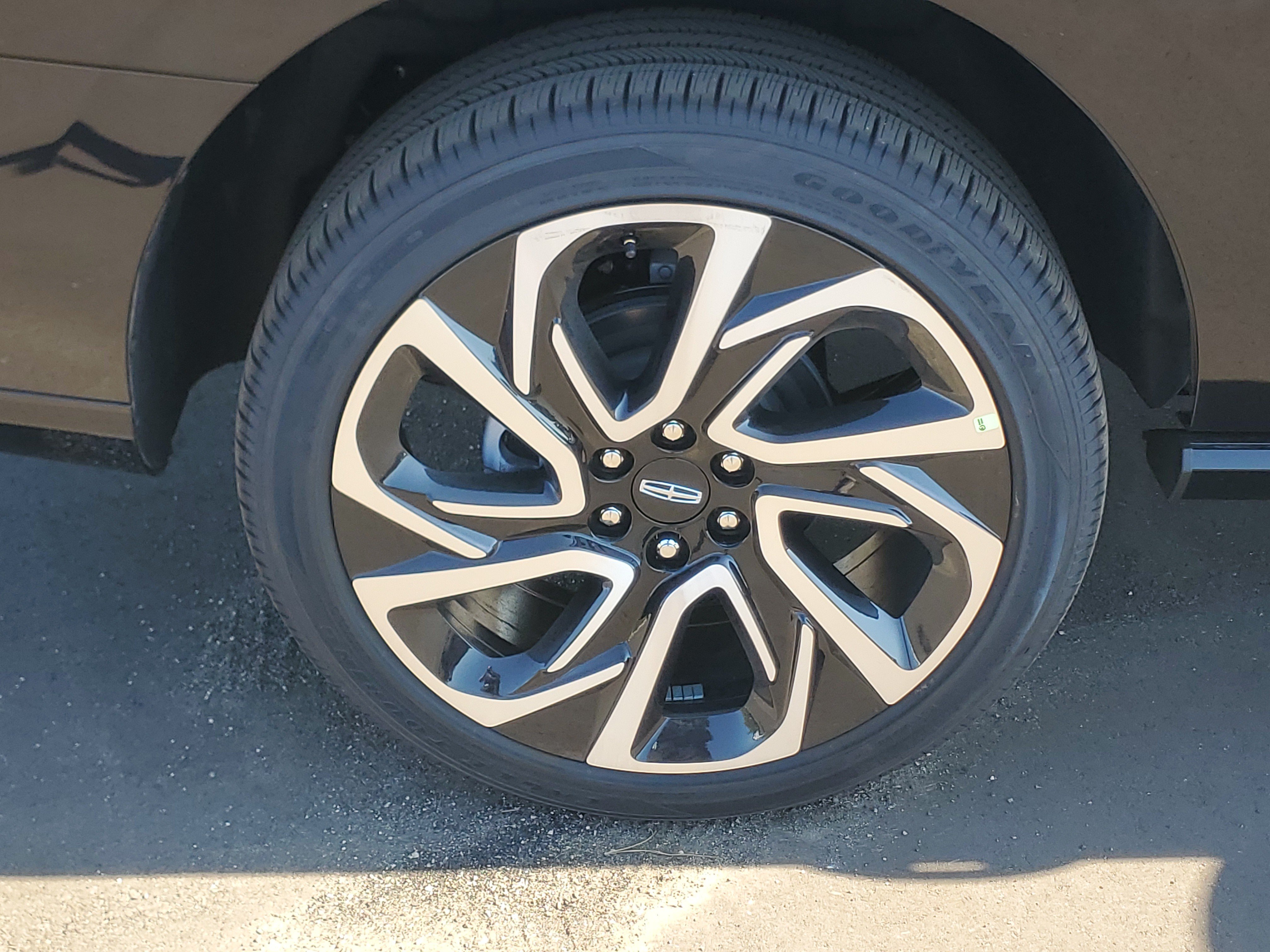 New 2027 Lincoln Navigator Reserve AWD/4WD image 5