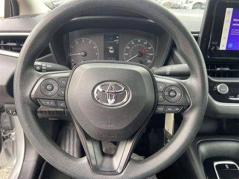 Used 2023 Toyota Corolla LE image 32