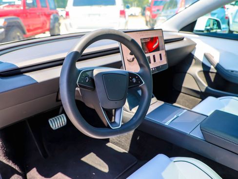 Used 2025 Tesla Model 3 Performance image 19