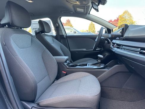 New 2025 Kia K4 LXS image 13