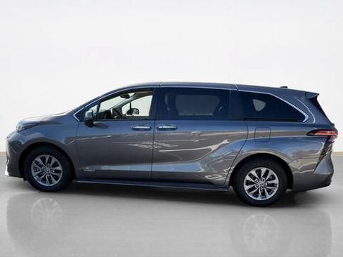 Used 2021 Toyota Sienna XLE FWD image 5