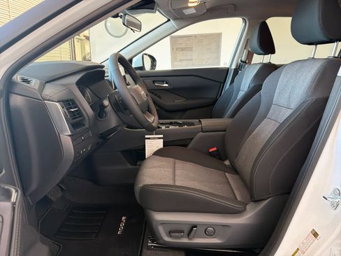 New 2026 Nissan Rogue SV image 10