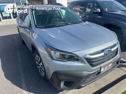 Used 2022 Subaru Outback Premium AWD/4WD image 1
